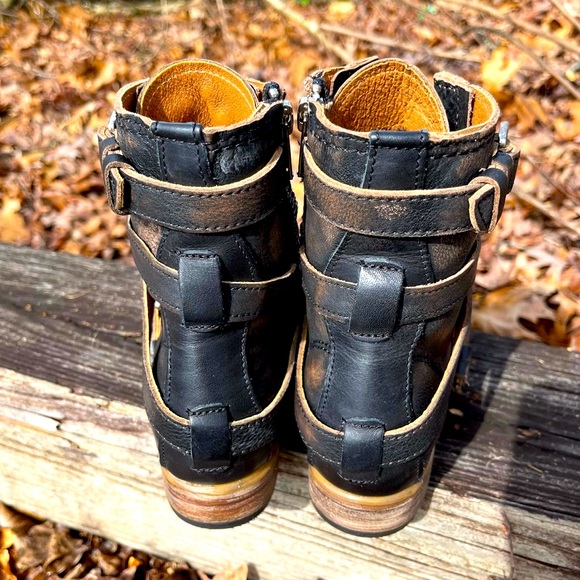 Freebies Raine Boots Size 6 Strappy Buckle Booties - Picture 6 of 6